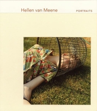 Buchcover: Hellen van Meene. Porträts - Fotografien. Schirmer und Mosel Verlag, München, 2004.