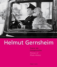 Buchcover: Claude W. Sui / Alfried Wieczorek. Helmut Gernsheim - Pionier der Fotogeschichte. Hatje Cantz Verlag, Berlin, 2003.